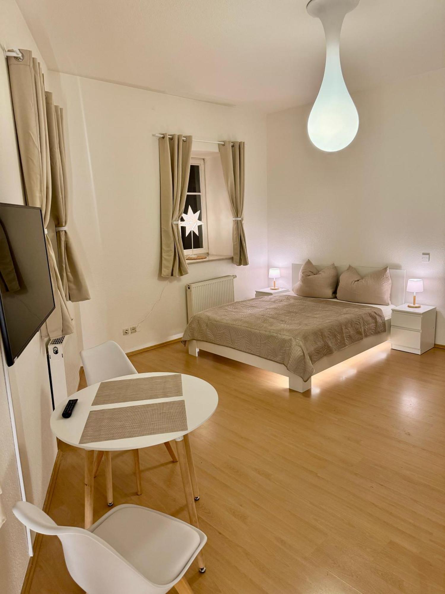 Ferienwohnung Schildblick Modernes Apartment Direkt In Der Altstadt Von Erfurt Nahe Der Kraemerbruecke - Beste Innenstadtlage Exterior foto